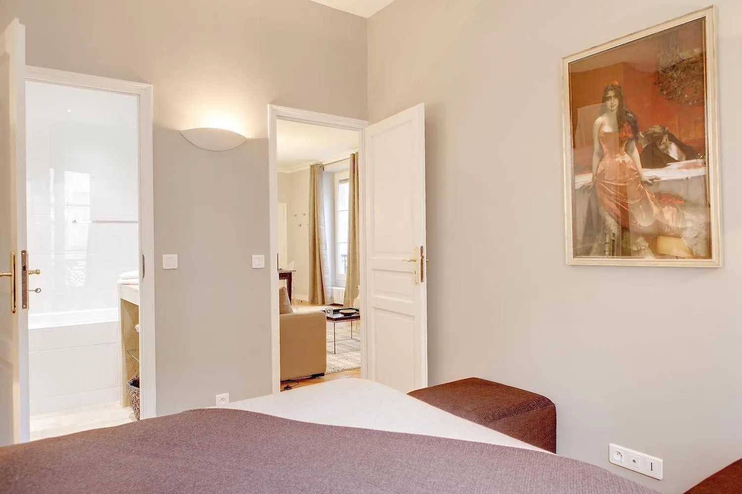 Apartment Blanc Manteau Residence Paris France